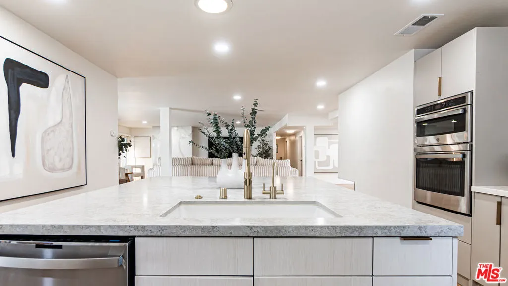 425 Fern Dell Place, Glendora, California 91741 home-pic-20